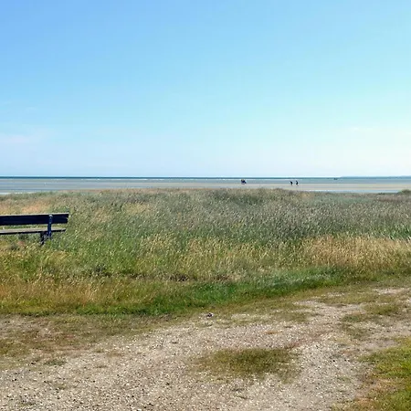 Three-bedroom In Holiday home