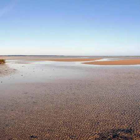 Holiday home Three-bedroom In